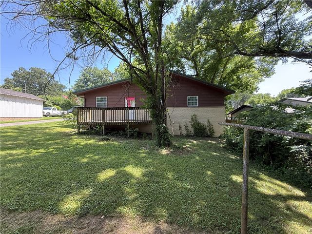 103 E College Avenue, Harrison, AR 72601