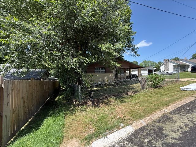 103 E College Avenue, Harrison, AR 72601
