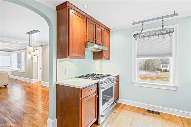 635 Oak Summit Road, Winston-salem, NC 27105