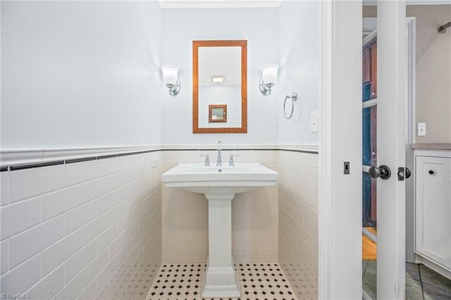 635 Oak Summit Road, Winston-salem, NC 27105