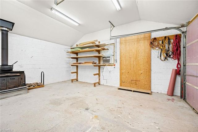 635 Oak Summit Road, Winston-salem, NC 27105