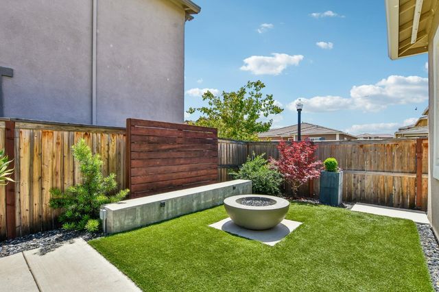 5730 Waterstone St, Sacramento, CA 95835