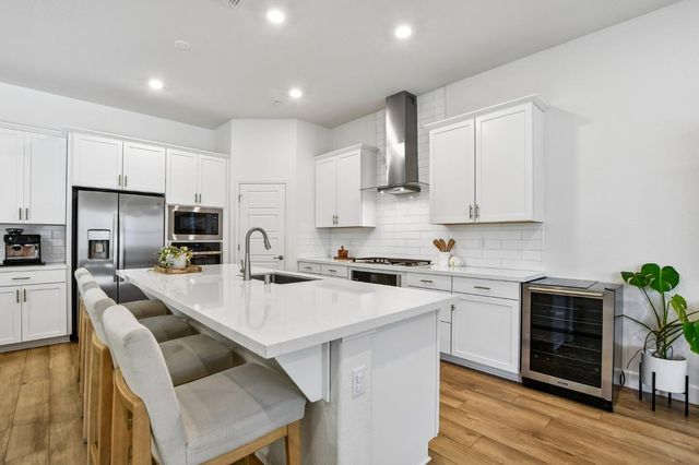 5730 Waterstone St, Sacramento, CA 95835