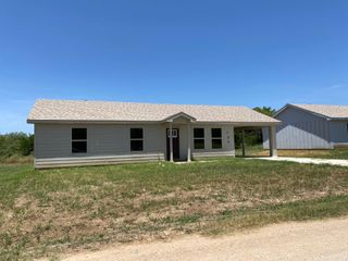 124 Bridlewood Lane, Bridgeport, TX 76426