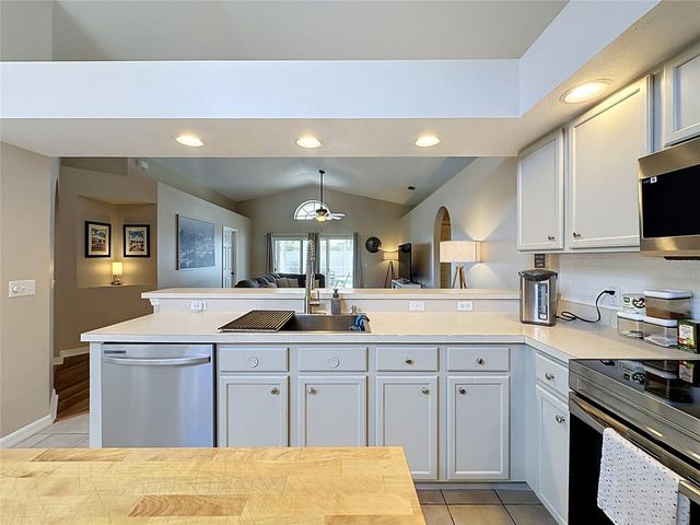 866 KNIGHTSBRIDGE CIR, Davenport, FL 33896