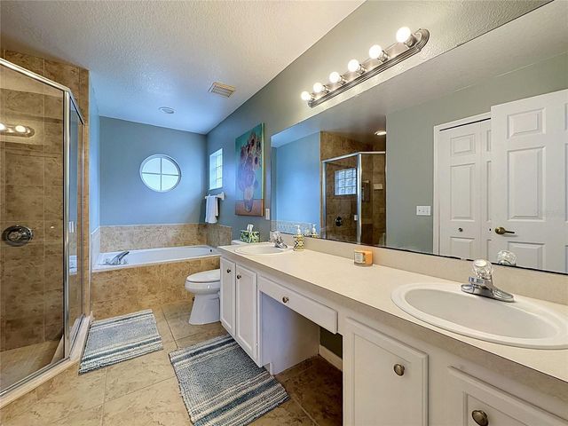 866 KNIGHTSBRIDGE CIR, Davenport, FL 33896
