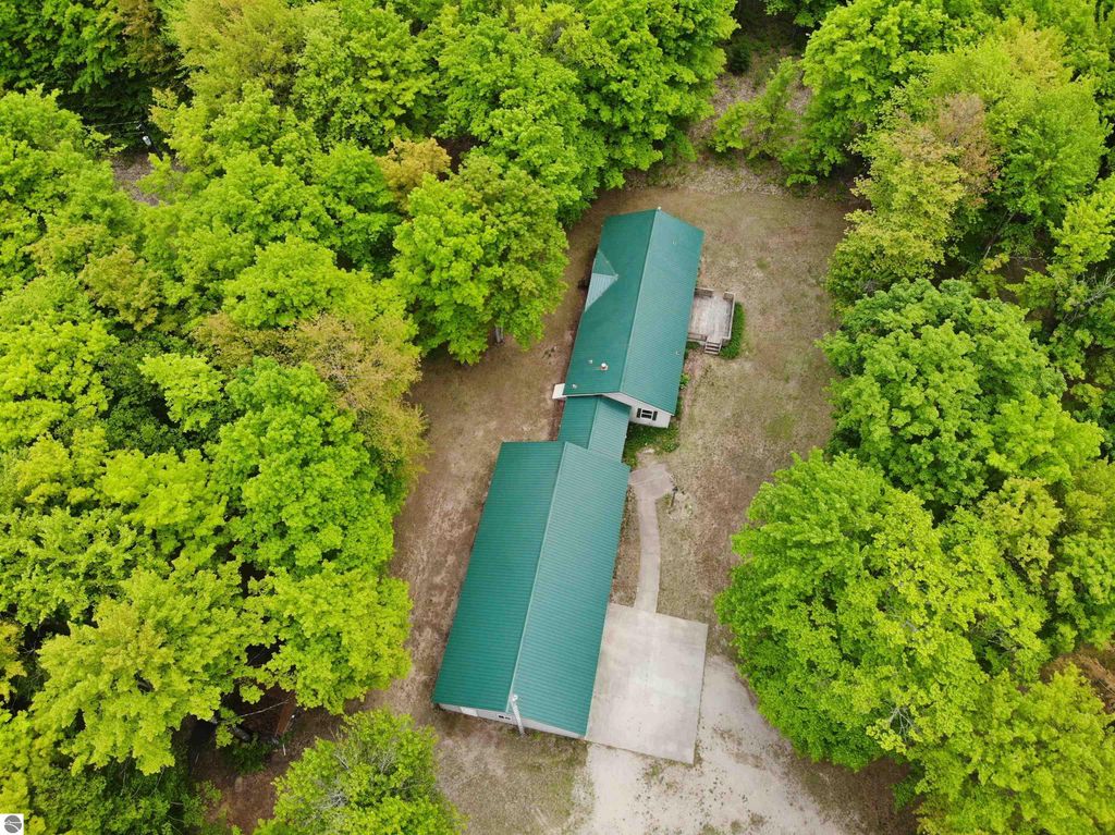 Image 7 of property listing at 135 Montgomery Road, South Boardman, MI 49680