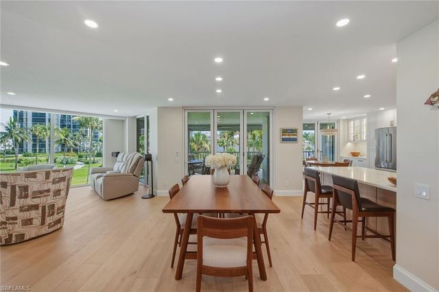 4401 Gulf Shore BLVD N B202, Naples, FL 34103
