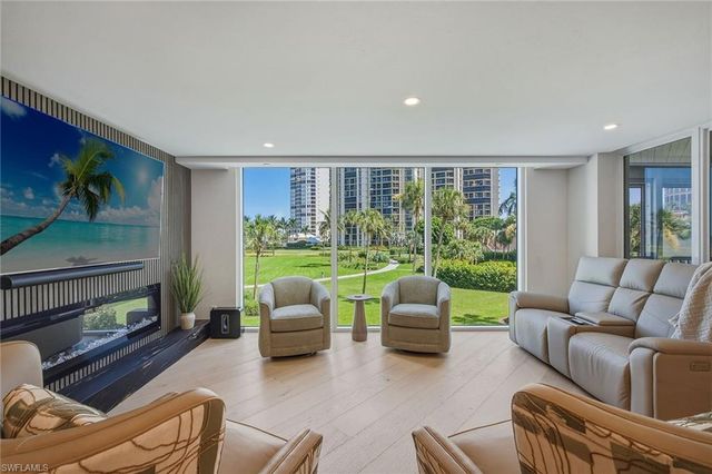 4401 Gulf Shore BLVD N B202, Naples, FL 34103