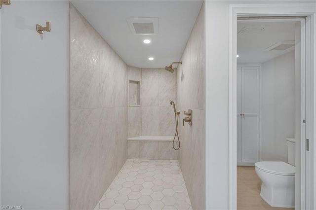 4401 Gulf Shore BLVD N B202, Naples, FL 34103