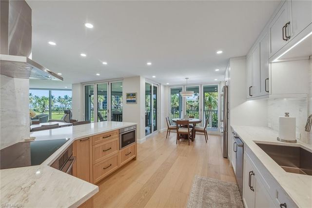 4401 Gulf Shore BLVD N B202, Naples, FL 34103