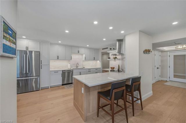 4401 Gulf Shore BLVD N B202, Naples, FL 34103