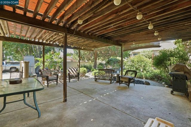 407 Harlow Dr, Antioch, CA 94509