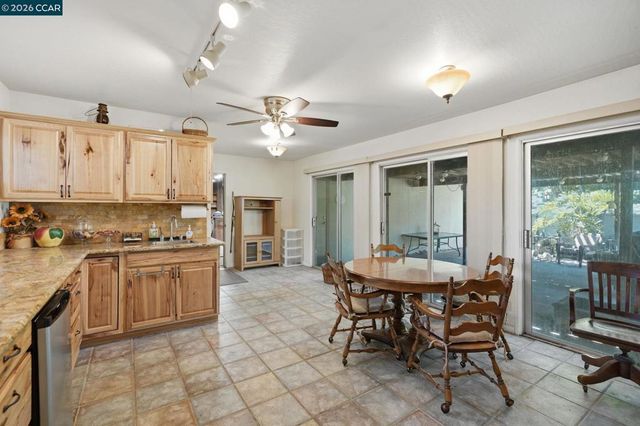 407 Harlow Dr, Antioch, CA 94509