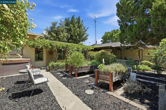 407 Harlow Dr, Antioch, CA 94509