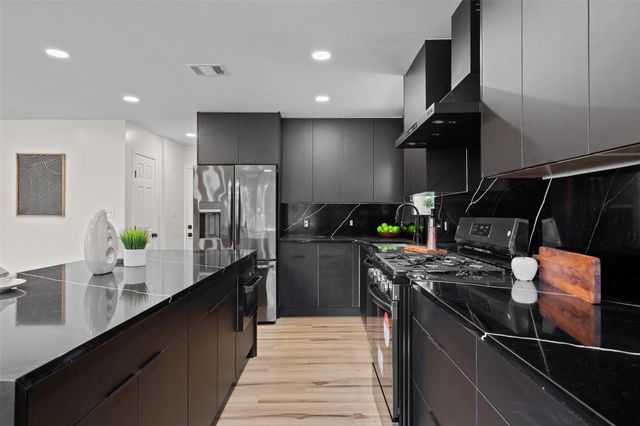 6303 Bexton CIR, Austin, TX 78745