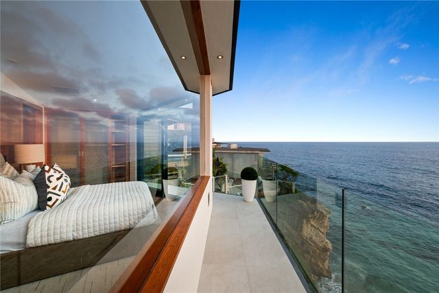 2049 Ocean Way, Laguna Beach, CA 92651