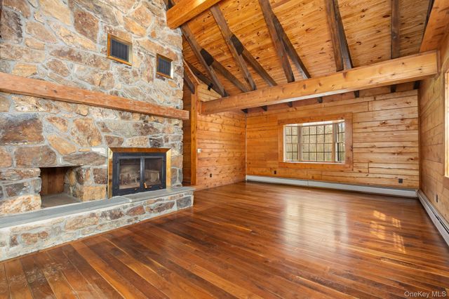 117 S Quaker Hill Road, Pawling, NY 12564