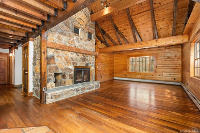 117 S Quaker Hill Road, Pawling, NY 12564
