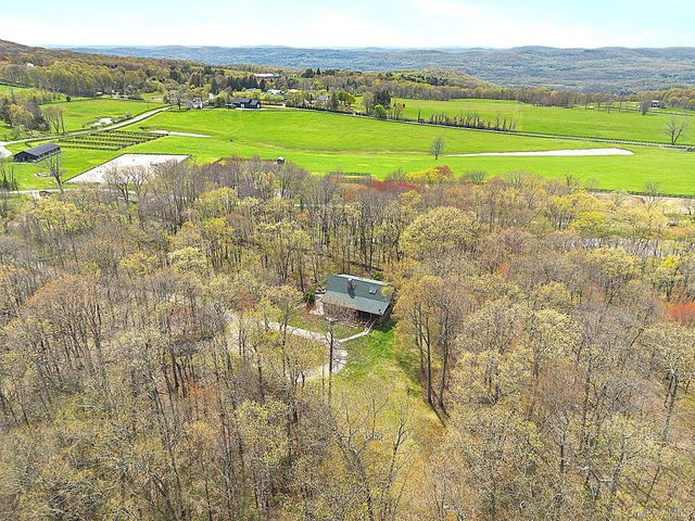 117 S Quaker Hill Road, Pawling, NY 12564