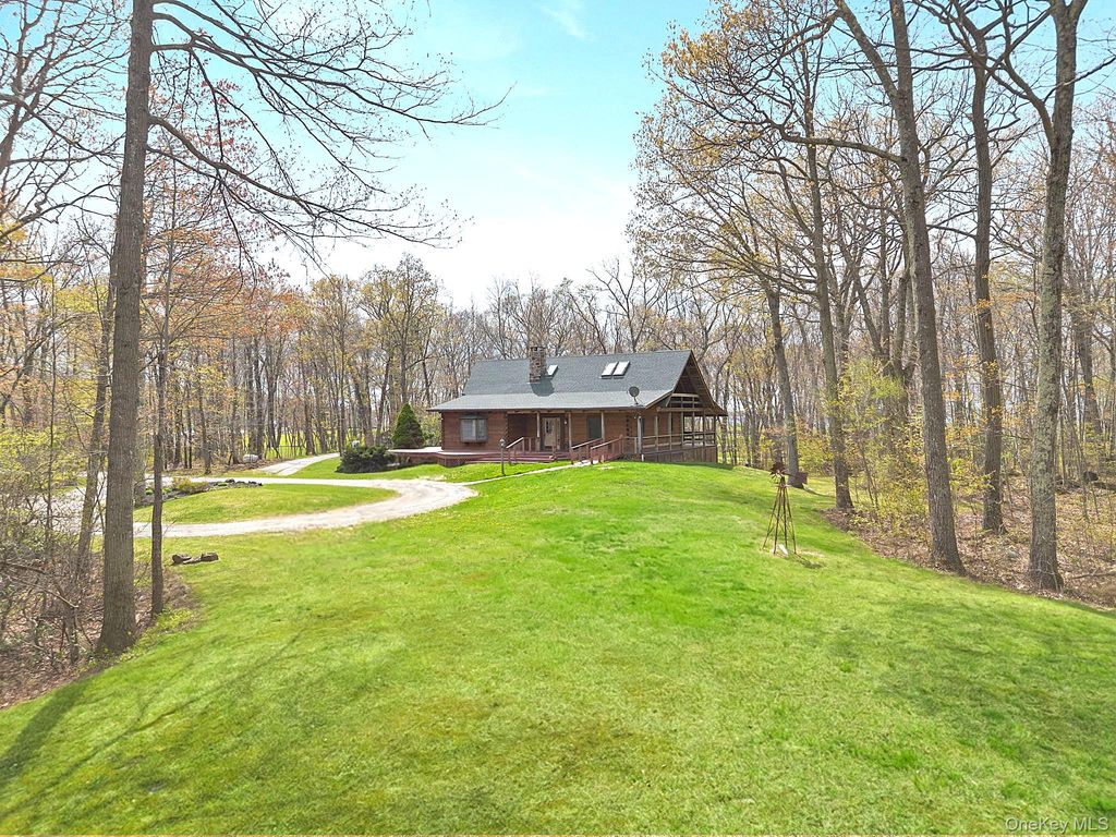 117 S Quaker Hill Road, Pawling, NY 12564