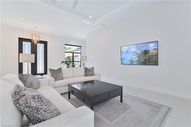 6087 Tarpon Estates BLVD, Cape Coral, FL 33914