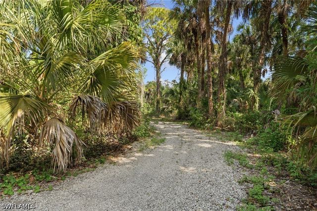 445 12th AVE NW, Naples, FL 34120