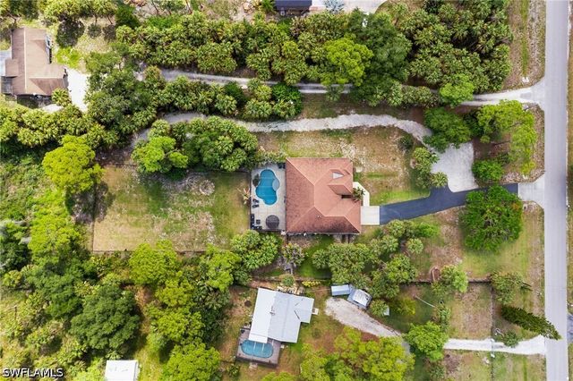 445 12th AVE NW, Naples, FL 34120