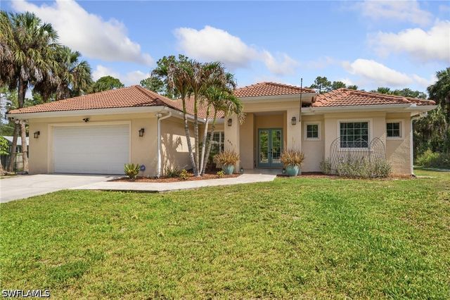 445 12th AVE NW, Naples, FL 34120