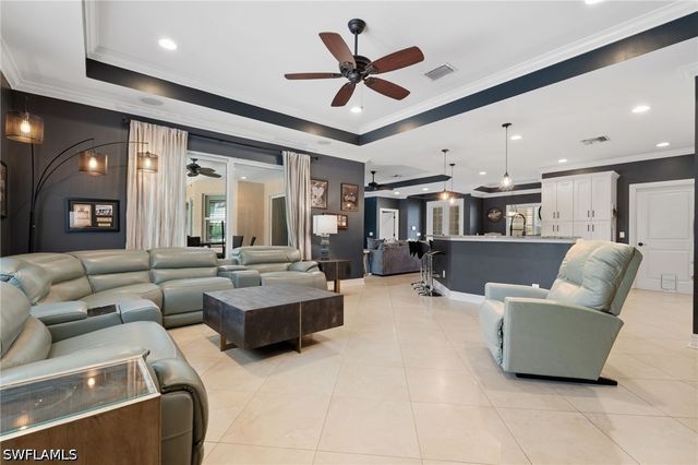 445 12th AVE NW, Naples, FL 34120