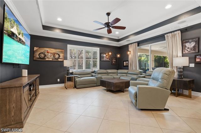 445 12th AVE NW, Naples, FL 34120