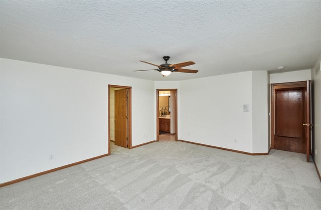 2360 NW 150th Street, Clive, IA 50325