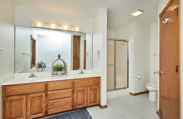 2360 NW 150th Street, Clive, IA 50325