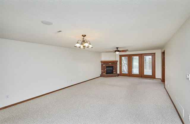 2360 NW 150th Street, Clive, IA 50325