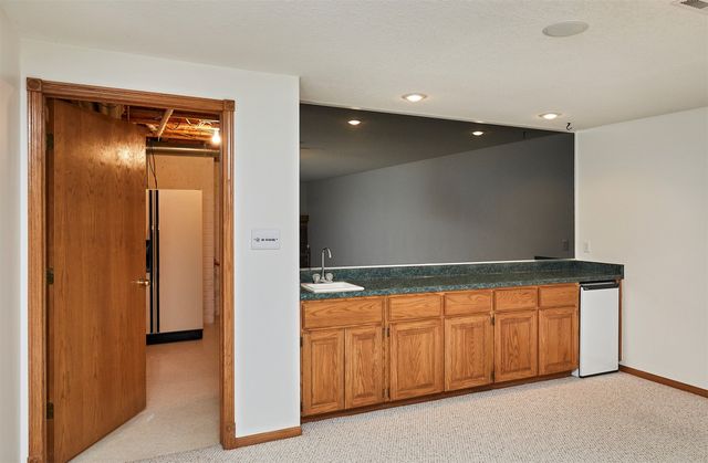 2360 NW 150th Street, Clive, IA 50325