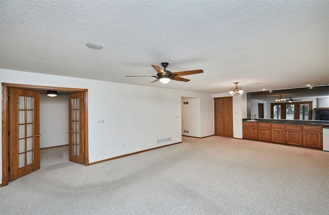 2360 NW 150th Street, Clive, IA 50325