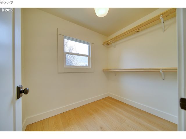 296 N 4TH St, St Helens, OR 97051