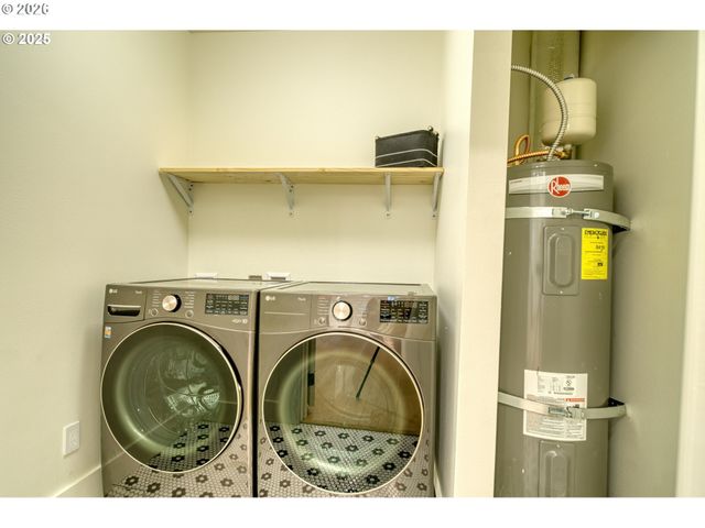 296 N 4TH St, St Helens, OR 97051