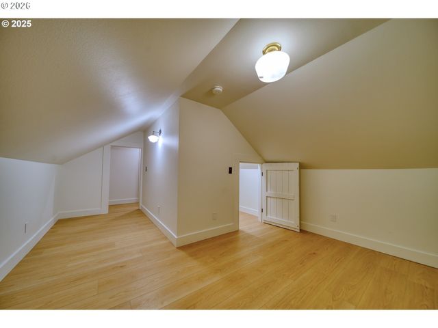 296 N 4TH St, St Helens, OR 97051