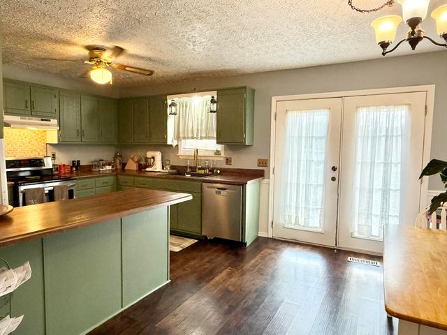 230 W Francis Spring Road, Whitwell, TN 37397