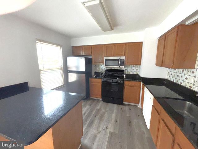 6761 JENNY LEIGH CT, Centreville, VA 20121