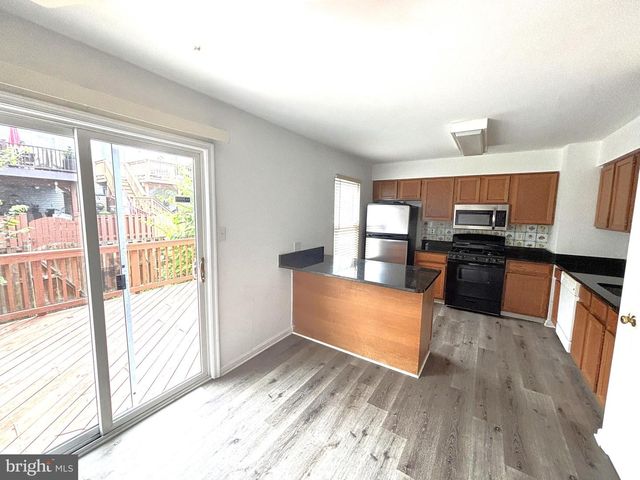 6761 JENNY LEIGH CT, Centreville, VA 20121