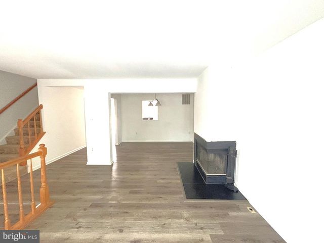 6761 JENNY LEIGH CT, Centreville, VA 20121