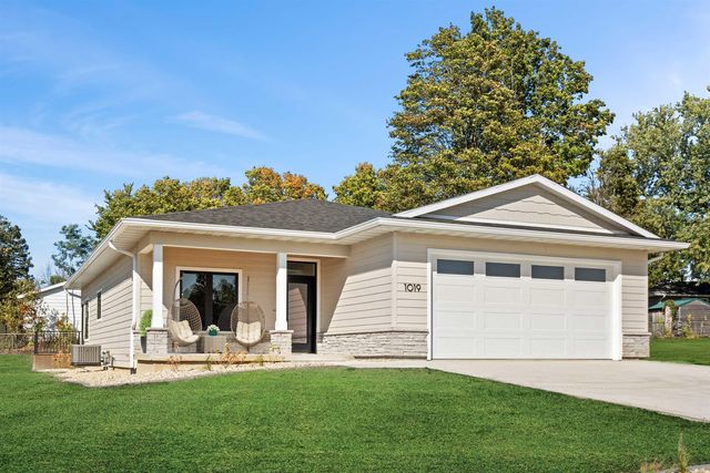 1019 NE 2nd Avenue, Waverly, IA 50677