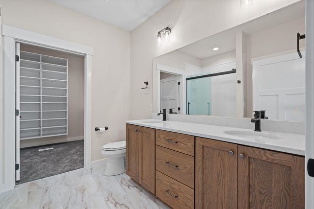 1019 NE 2nd Avenue, Waverly, IA 50677