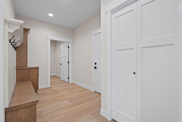 1019 NE 2nd Avenue, Waverly, IA 50677