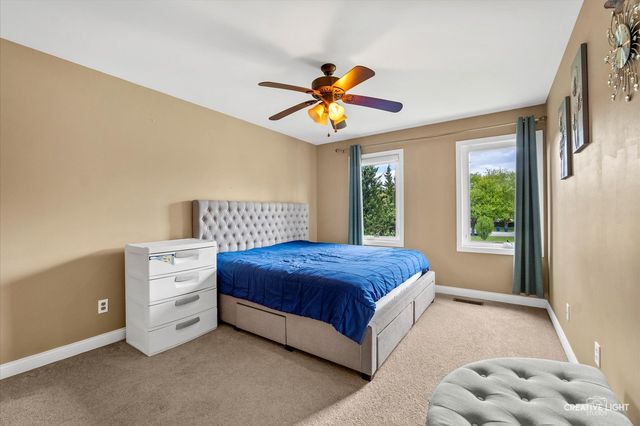 45 Briargate Circle, Sugar Grove, IL 60554