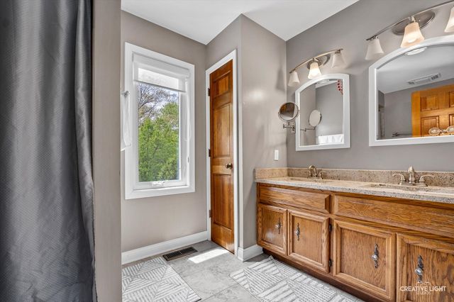 45 Briargate Circle, Sugar Grove, IL 60554