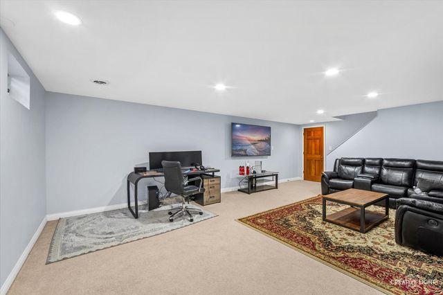 45 Briargate Circle, Sugar Grove, IL 60554