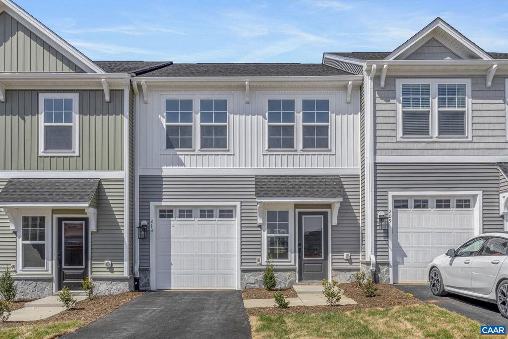 213 SUNBIRD LN, Waynesboro, VA 22980